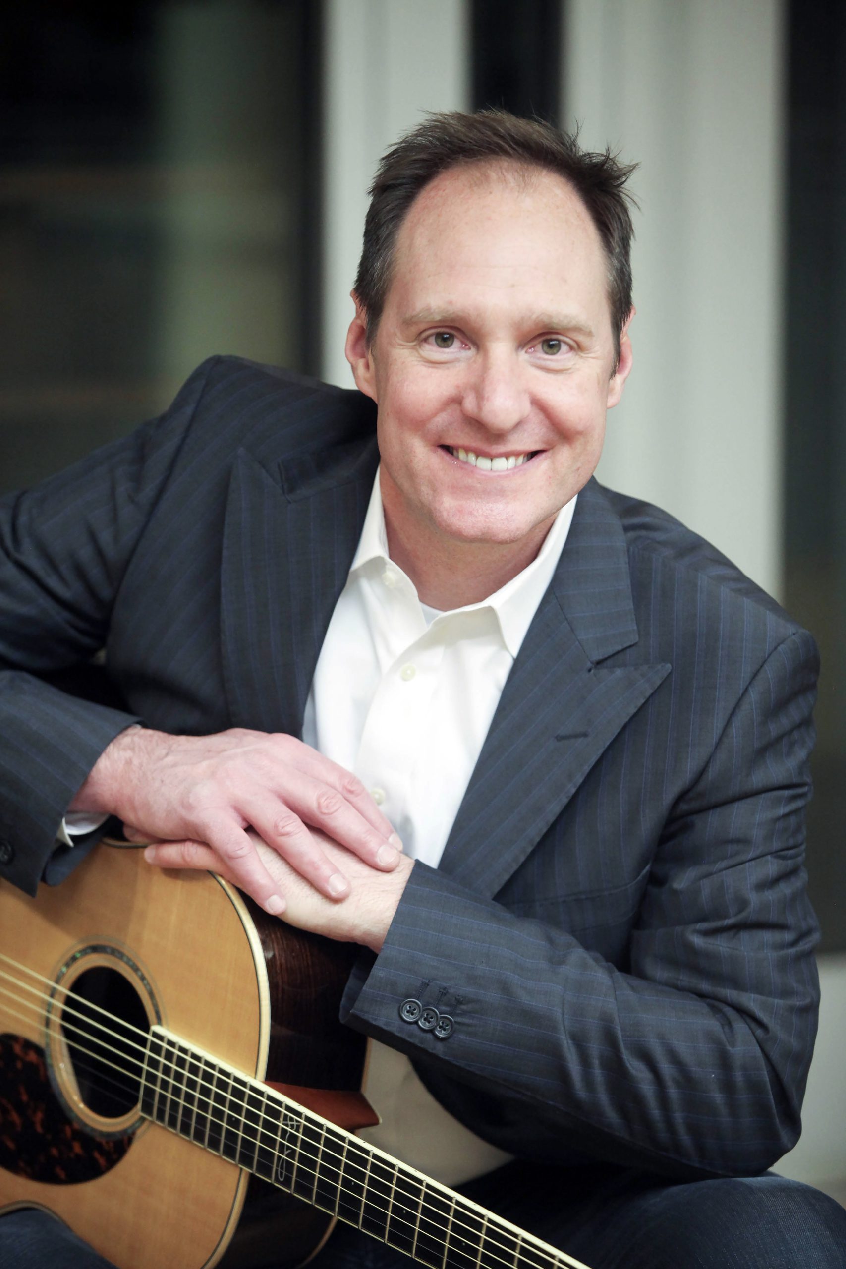 Dan Nichols with his guitar